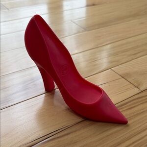 Elegant Red Women's Heel Doorstop